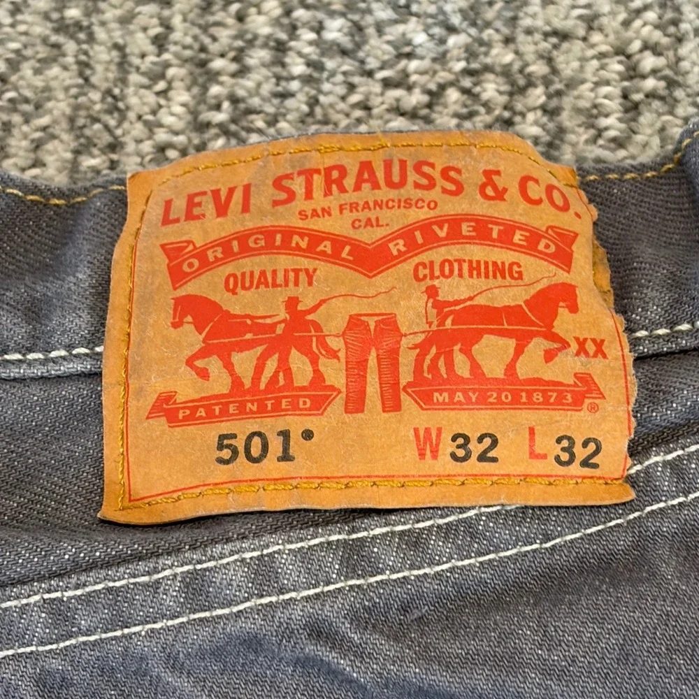 Levis measures 30x30*